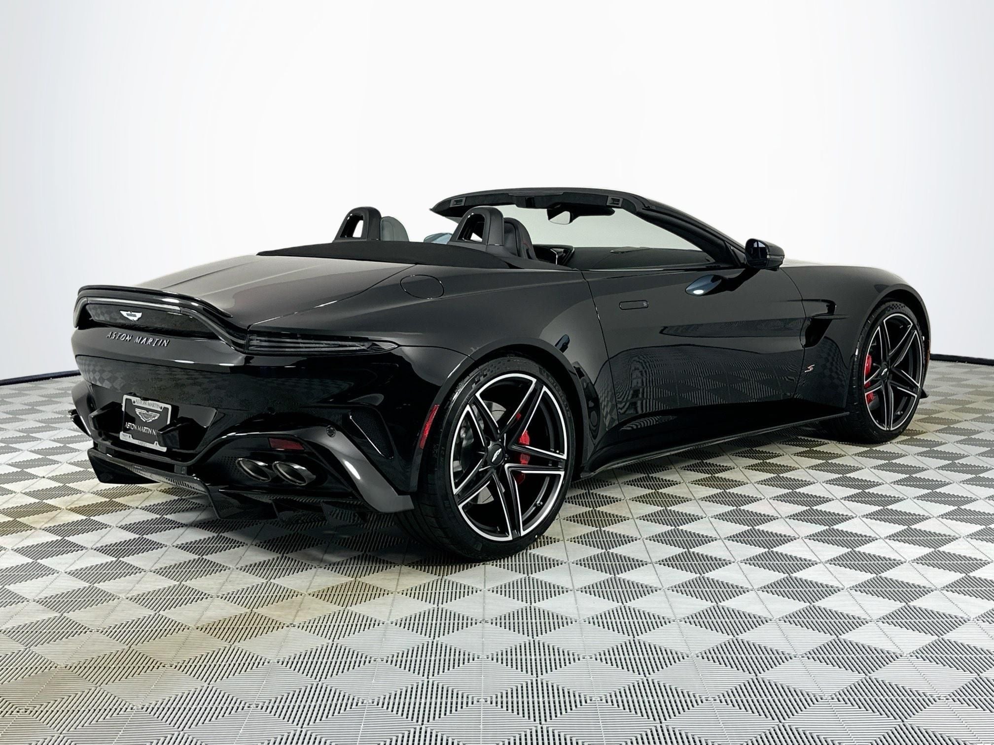 2026 Aston Martin Vantage — detail view
